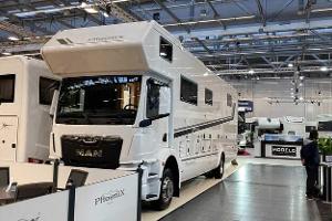 Phoenix TopX Alkoven, Luxuswohnmobil, CMT 2025, Alkoven