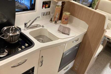 Phoenix TopX Alkoven, Luxuswohnmobil, CMT 2025, Alkoven