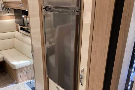 Phoenix TopX Alkoven, Luxuswohnmobil, CMT 2025, Alkoven