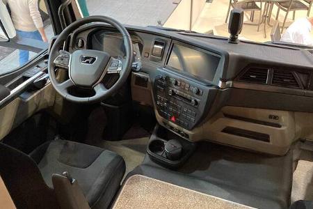 Phoenix TopX Alkoven, Luxuswohnmobil, CMT 2025, Alkoven