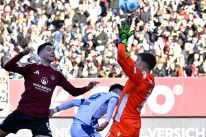 Karlsruhe verpasst Sprung auf Platz eins