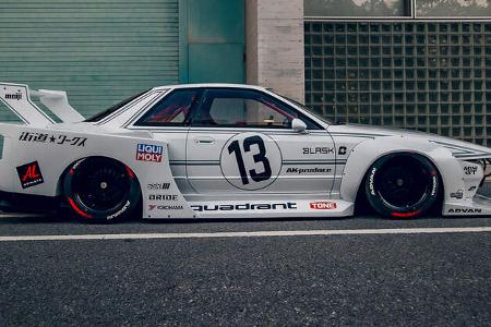 Liberty Walk Nissan Skyline R32 Extrem-Bodykit