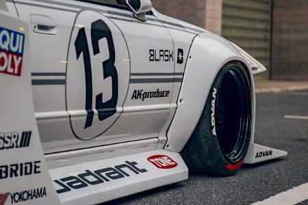 Liberty Walk Nissan Skyline R32 Extrem-Bodykit