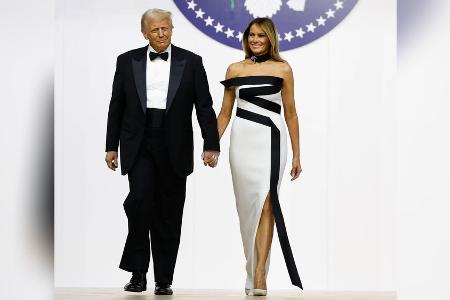 Trumps Ball in Washington: Melania kommt im asymmetrischen Kleid