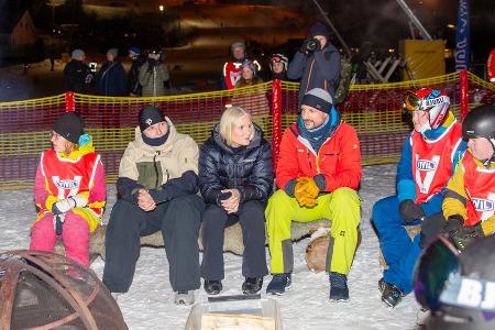 Mette-Marit und Haakon mit Sohn Sverre Magnus beim Skitraining