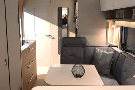 Bürstner Averso 560 TK (2025) Durchschuss nach vorne