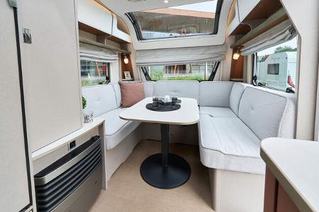 Averso, Rundsitzgruppe