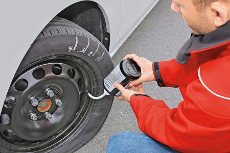 Reifenwissen-richtiger-Umgang-mit-dem-Pannenset