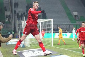 Kaiserslautern springt auf Aufstiegsplatz