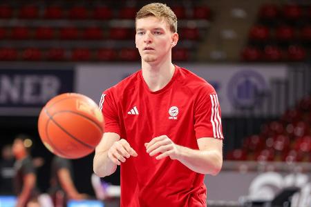 Bei Hollatz-Debüt: Bayern rettet sich gegen Bamberg