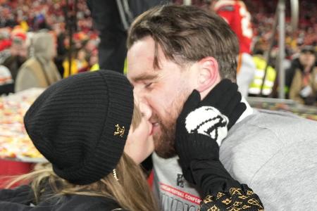 Taylor Swift glücklich: Travic Kelce zieht erneut in Super Bowl ein