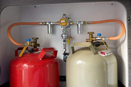 Mobil opt. Gasflaschenumschalt-Anlage Nachher Bild der Gasflaschen