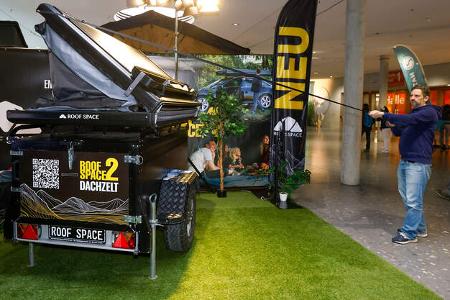 Roof Space 4, Roof Space