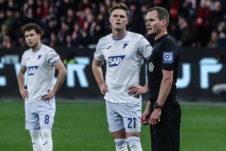 Nach Bundesliga-Premiere: Schiri-Durchsagen auch im Pokal