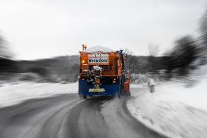 Was Gurkenwasser gegen Straßenglätte leisten kann