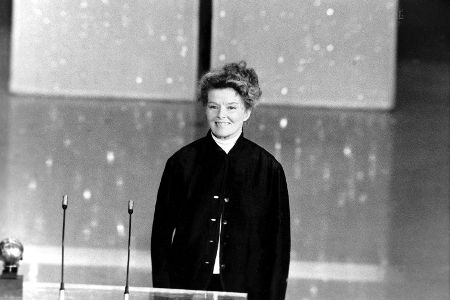 Katherine Hepburn bei den Oscars 1974 auf der Bühne