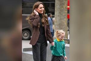 Prinzessin Kate erobert mit jungem Mädchen London per Bus