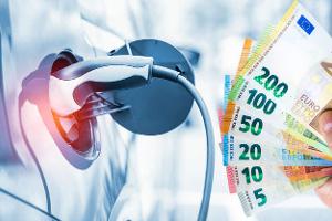 W-Auto Förderung Geld Euro Laden Ladebuchse