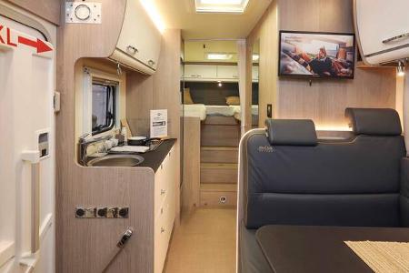  Buerstner Lyseo Time T 690 G Skyline Edition CMT (2025) f