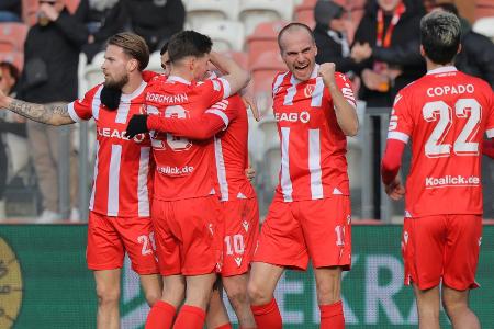 3. Liga: Cottbus Tabellenführer, Dynamo patzt