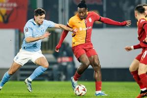 Batshuayi beginnt für Frankfurt - Gladbach mit Kleindienst