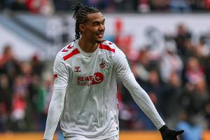 Köln schlägt Schalke und behauptet die Tabellenführung