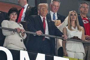 Donald Trump bringt Tochter Ivanka mit zum Super Bowl
