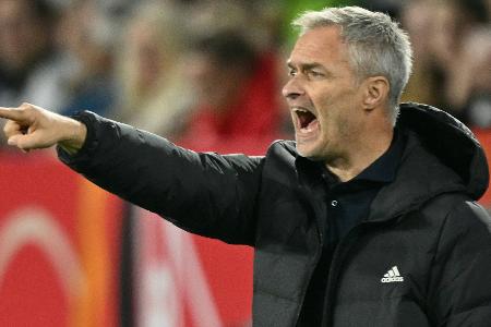 Neue DFB-Kapitänin: Geheimniskrämer Wück weiß es schon