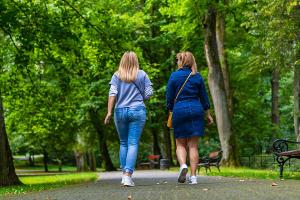 Raus an die frische Luft! Warum Gehen das neue Laufen ist