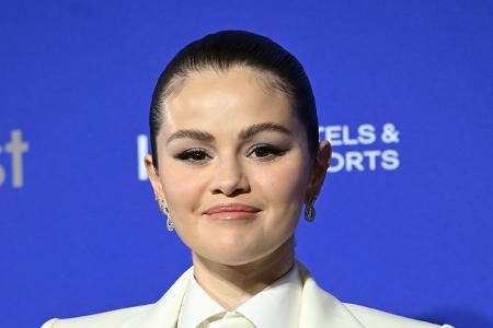 Selena Gomez ist mittlerweile glücklich verlobt und hat ihre Einstellung zum Valentinstag vielleicht geändert, doch früher musste sich die Sängerin oft daran erinnern, dass man sich nicht schlecht füh ...