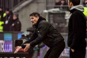 Blessin ärgert sich über Gelbsperre - Sorge um Sands