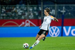 DFB-Frauen ohne Doorsoun und Hendrich