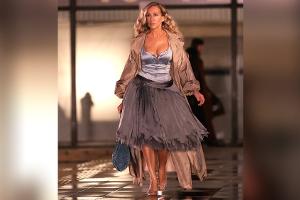 Zeigt her eure Zehen: Peep-Toes feiern 2025 ein Comeback