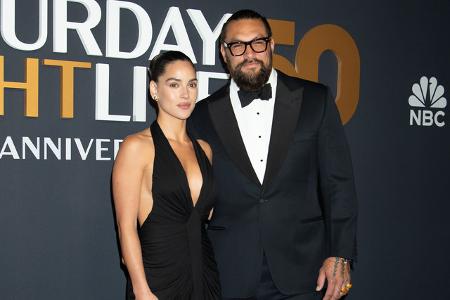 'Aquaman' Jason Momoa erschien mit seiner neuen Freundin Adria Arjona.