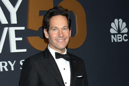Paul Rudd erschien mehr als ein Dutzend Mal bei 'Saturday Night Live', was ihn zu einem Mitglied des exklusiven 'Five Timers Clubs' macht. Fünf Mal war er Moderator der Show.