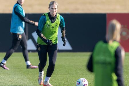 Abwehr-Alarm: Knaak vor Debüt bei den DFB-Frauen