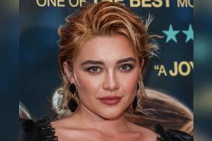 Spin-off von James Bond: Florence Pugh soll Miss Moneypenny werden
