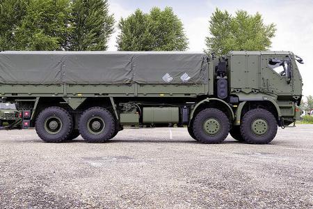 Mercedes Actros 8x8 Militär