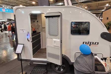 Nipo Camper, Wohnwagen GFK, außen