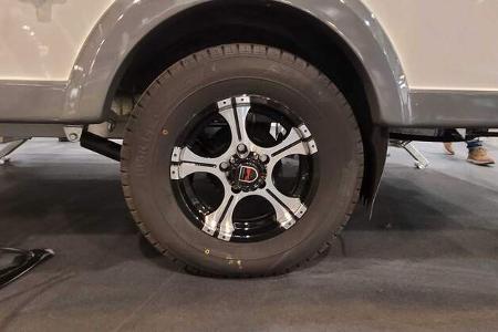 Nipo Camper, Wohnwagen GFK, außen