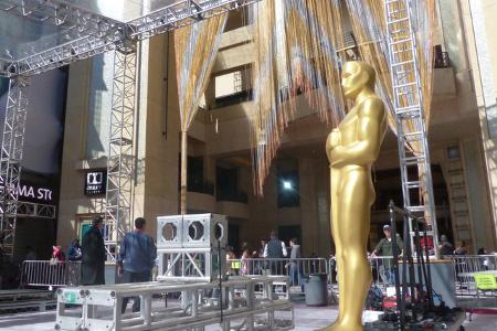 Wer darf in der Nacht von Sonntag (2. März) auf Montag auf einen Oscar hoffen? Theoretisch alle Nominierten, doch es gibt durchaus Muster, die uns Hinweise darauf geben, wer letztlich einen der begehr ...