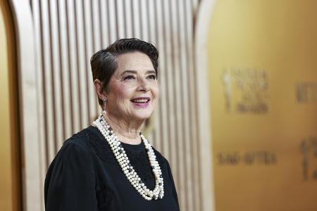 …zurzeit liegt Isabella Rossellini für ihr Leistung in 'Konklave' leicht vorn bei den Expert*innen.