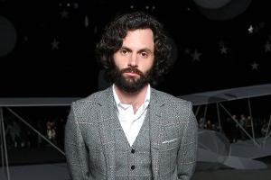 Im Babyglück: "You"-Star Penn Badgley erwartet Nachwuchs