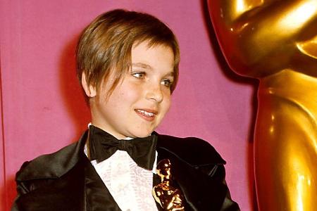 Tatum O'Neal mit ihrem Oscar