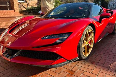  Ferrari SF90 Stradale 