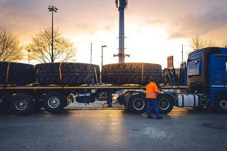Liebherr T 264 Muldenkipper Bauma 2016