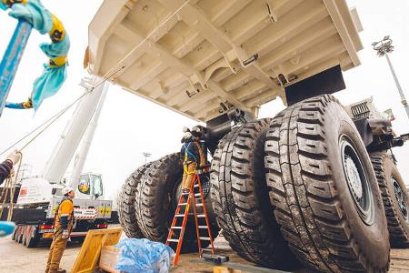 Liebherr T 264 Muldenkipper Bauma 2016