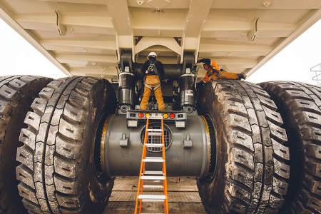 Liebherr T 264 Muldenkipper Bauma 2016