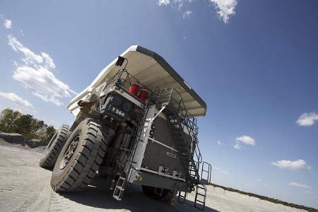Liebherr T 264 Muldenkipper Bauma 2016