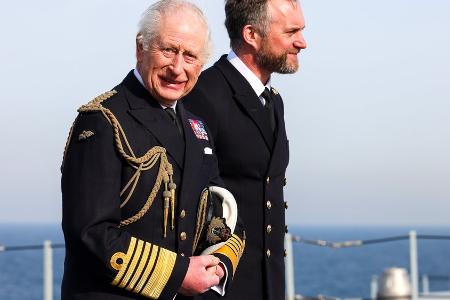 König Charles III. besucht nach ihm benannten Flugzeugträger